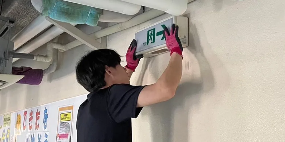 誘導灯の取付工事