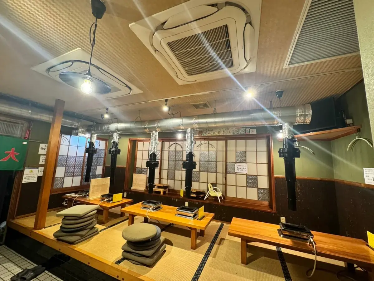 空調設備・電気工事を担当した焼肉店の客席